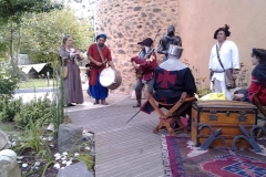 mariage feodal chateau aiguilles (8)