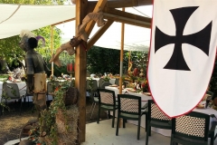 repas mariage feodal chateau aiguilles (13)